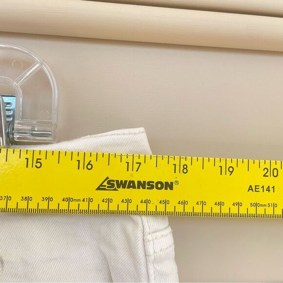 Univeresal Threads Highest Rise Shortie White Distressed Shorts Size 14 - Picture 5 of 7